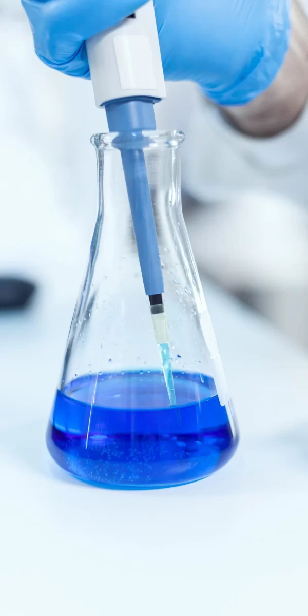 male-technician-in-genetics-laboratory-using-dropp-2023-11-27-04-57-42-utc